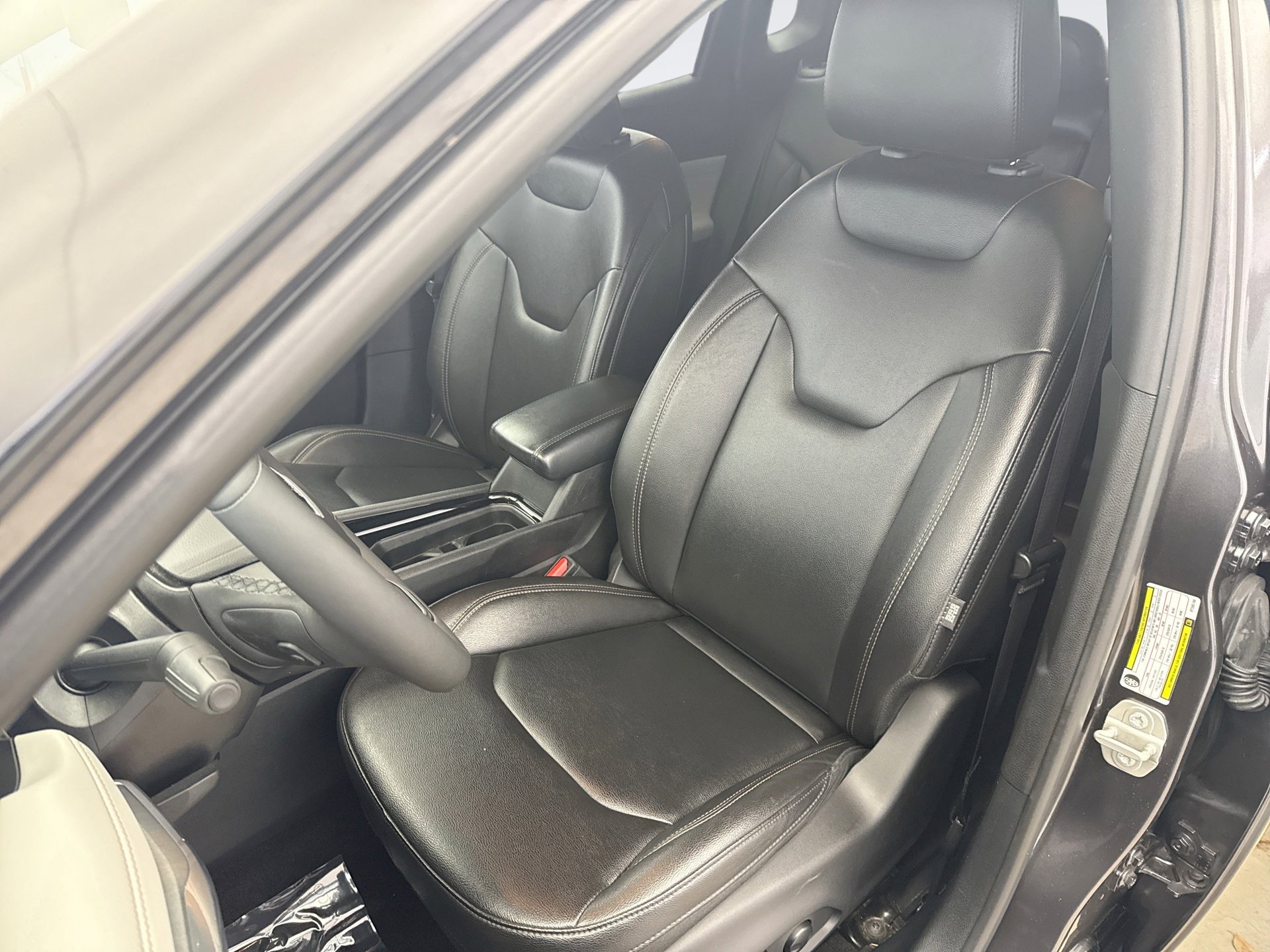 Used 2024 Jeep Compass Limited image 11