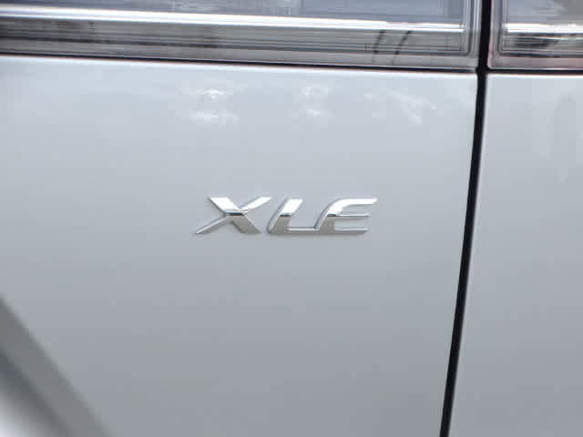 Certified 2023 Toyota Corolla Cross XLE image 11