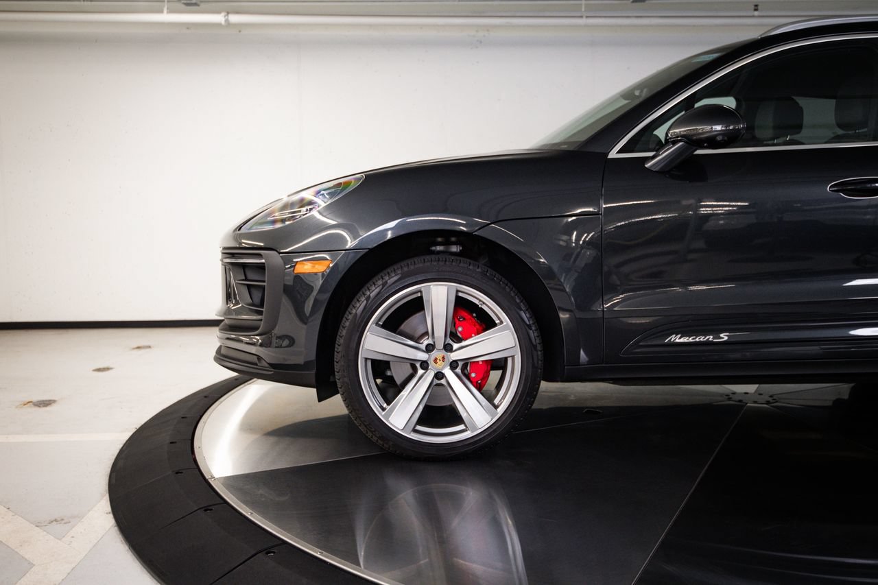 Certified 2026 Porsche Macan S AWD/4WD image 11