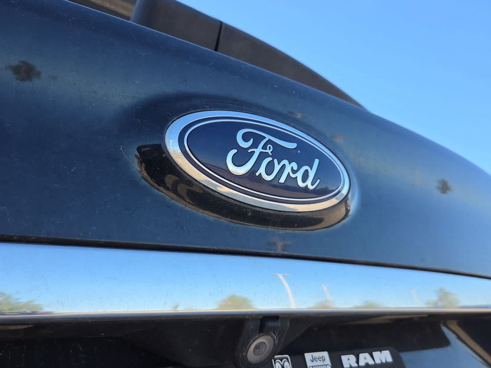 Used 2019 Ford Edge Titanium w/ Equipment Group 301A AWD/4WD image 11