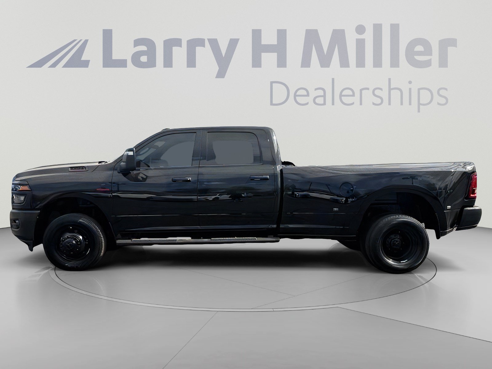 New 2026 RAM 3500 Tradesman AWD/4WD image 3