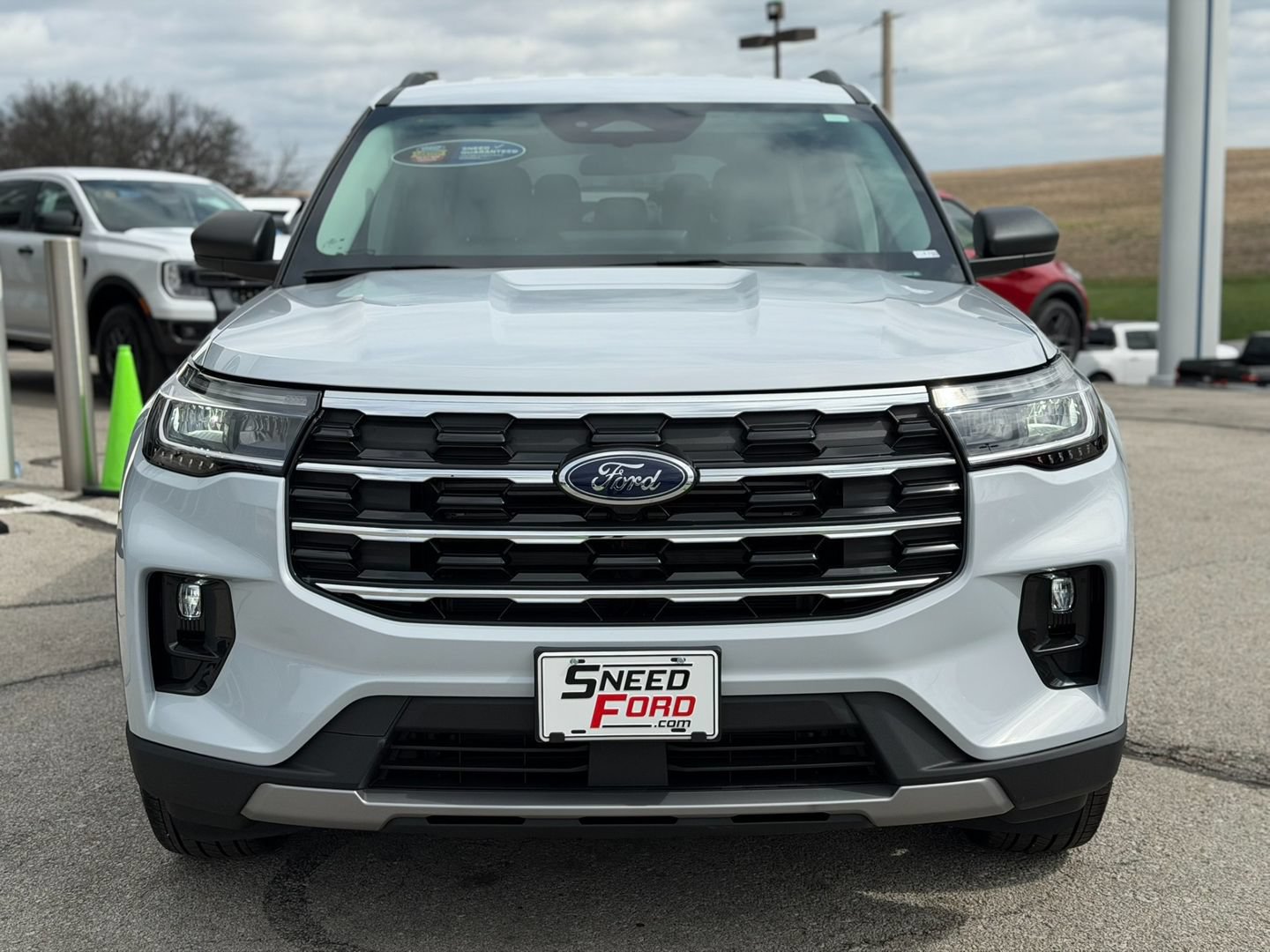 New 2026 Ford Explorer Active w/ Active Comfort Package AWD/4WD image 2