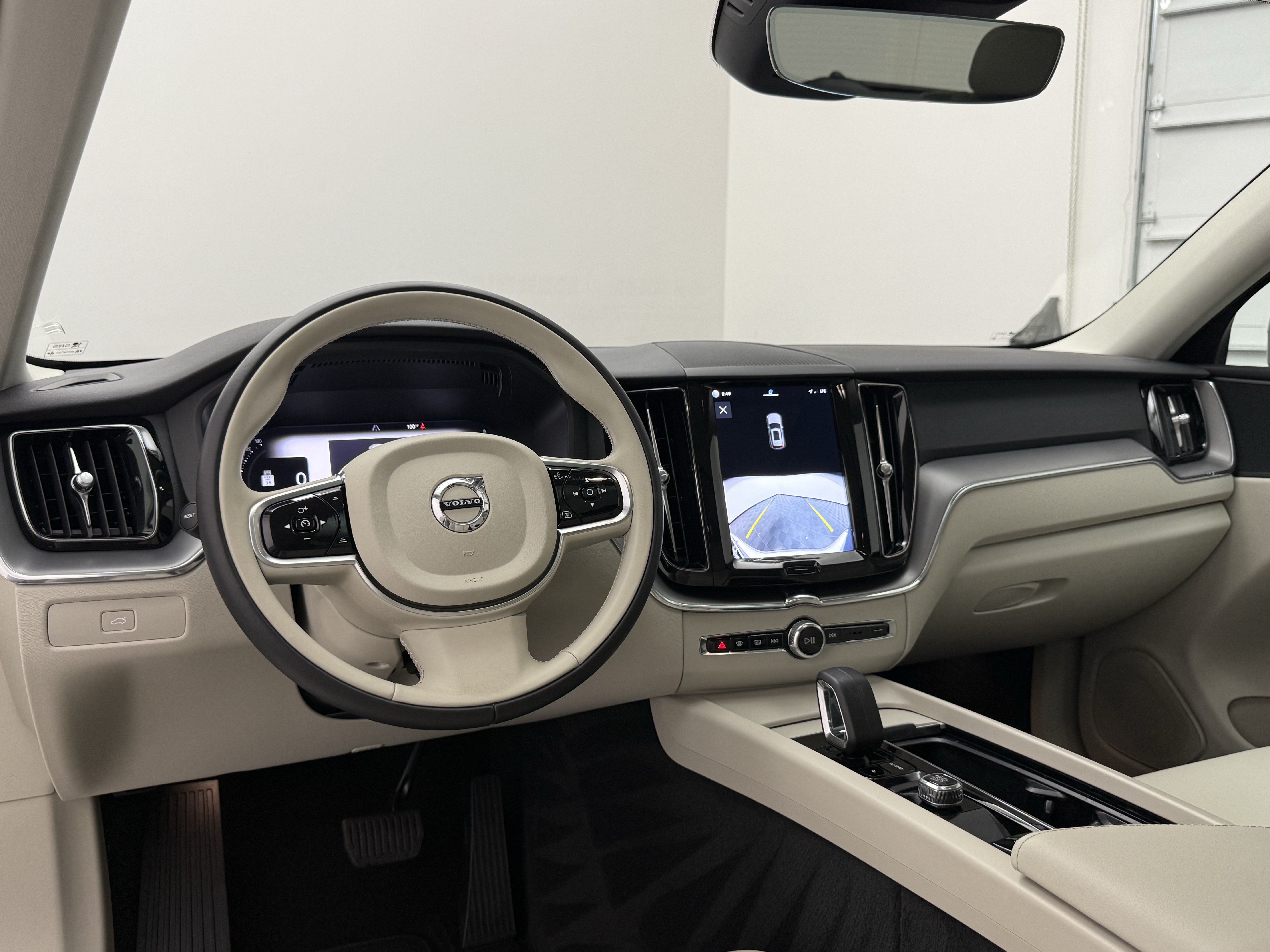 Certified 2024 Volvo XC60 B5 Core w/ Protection Package Premier AWD/4WD image 23