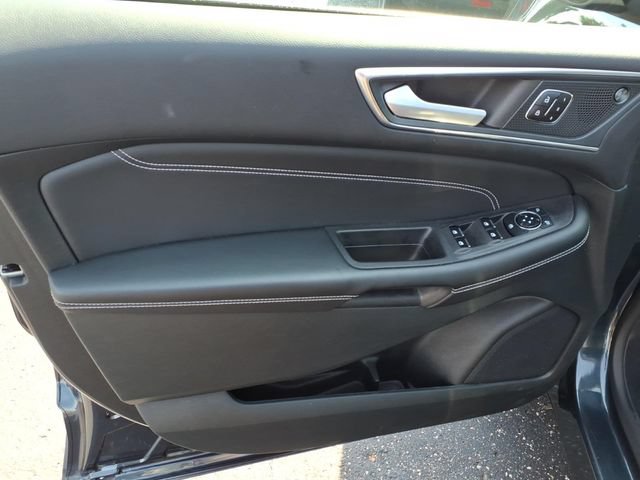 Used 2023 Ford Edge Titanium AWD/4WD image 11