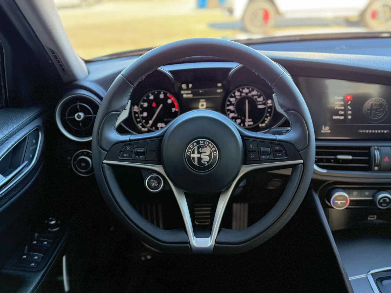 Used 2019 Alfa Romeo Giulia w/ Quick Order Package 22K Sport RWD image 17