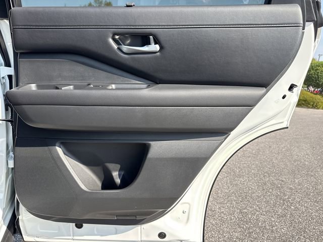 Used 2024 Nissan Pathfinder SL w/ Cargo Package image 33