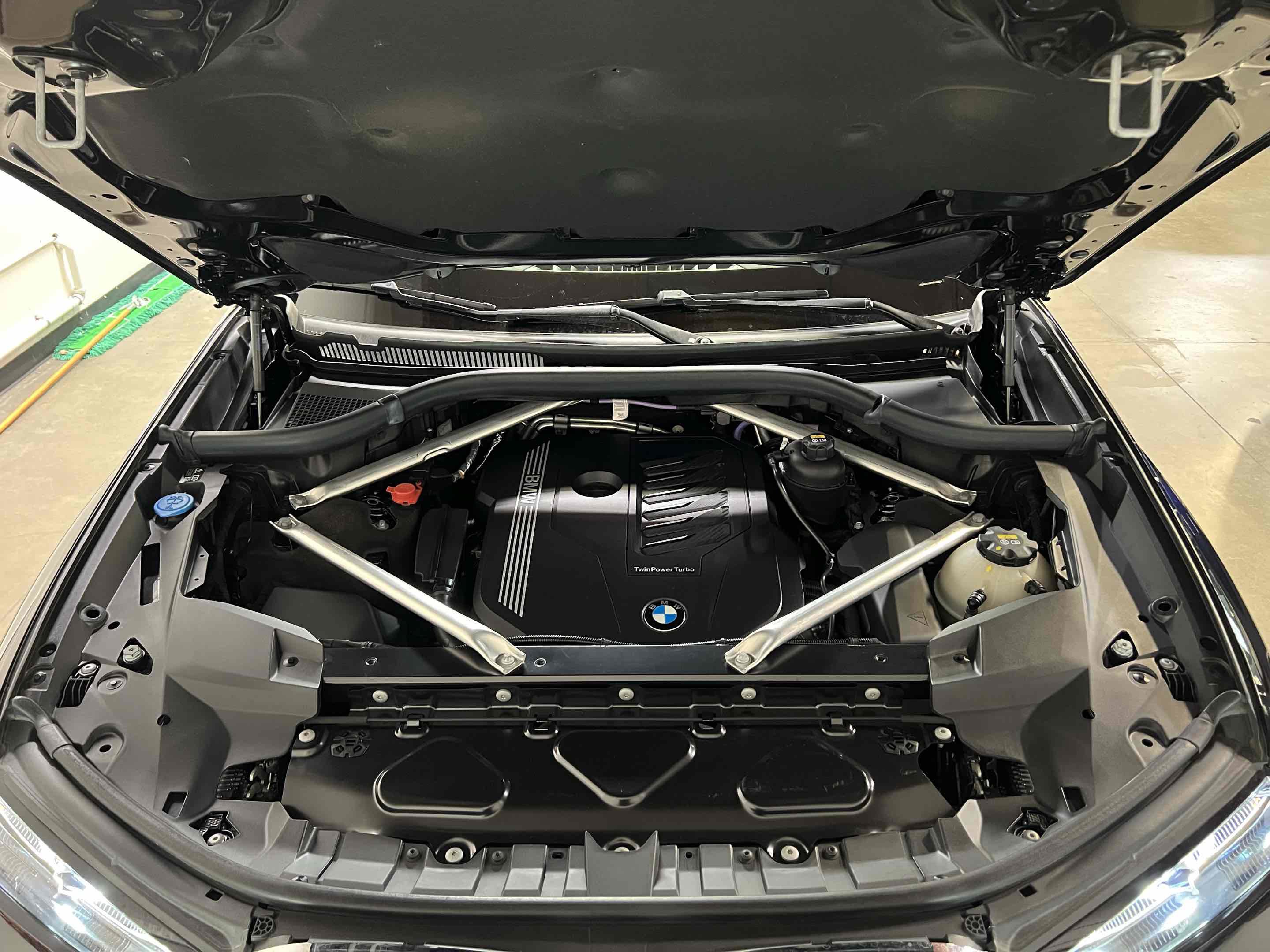 Used 2022 BMW X7 xDrive40i w/ Premium Package AWD/4WD image 28