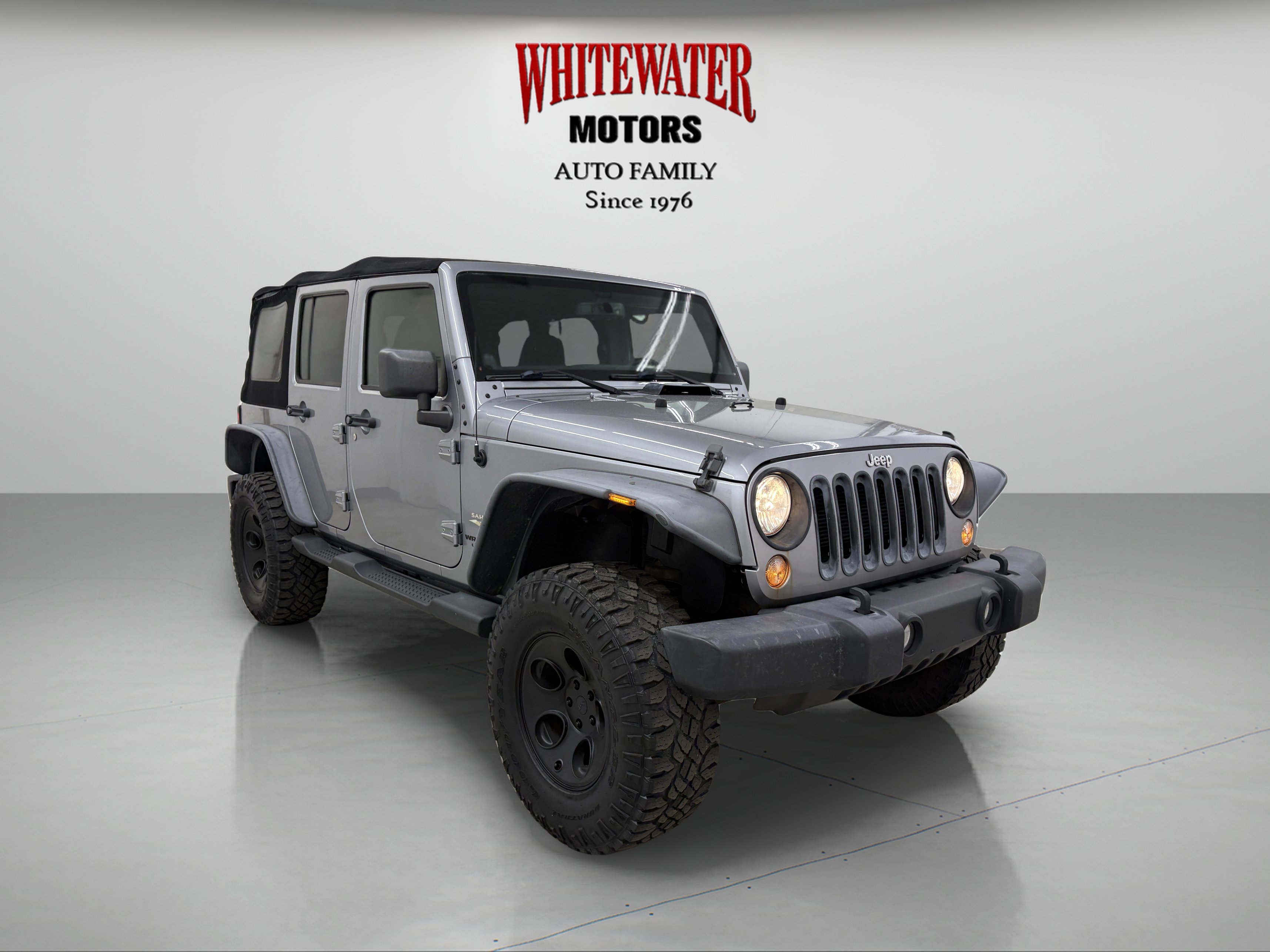 Used 2014 Jeep Wrangler Unlimited Sahara w/ Connectivity Group image 5