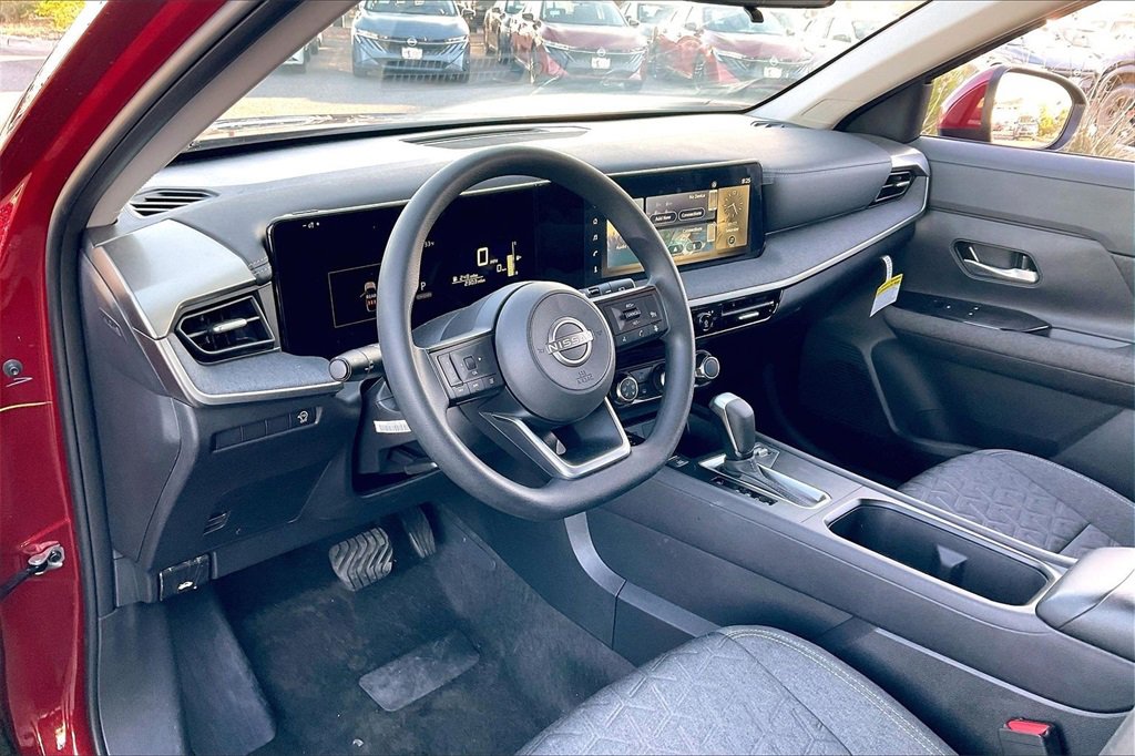 Used 2025 Nissan Kicks SV image 13