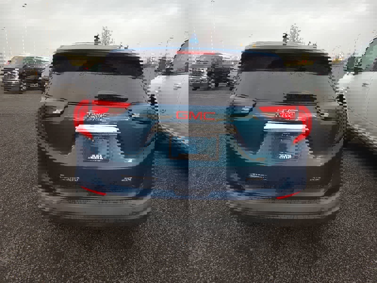 Used 2020 GMC Terrain SLE image 4