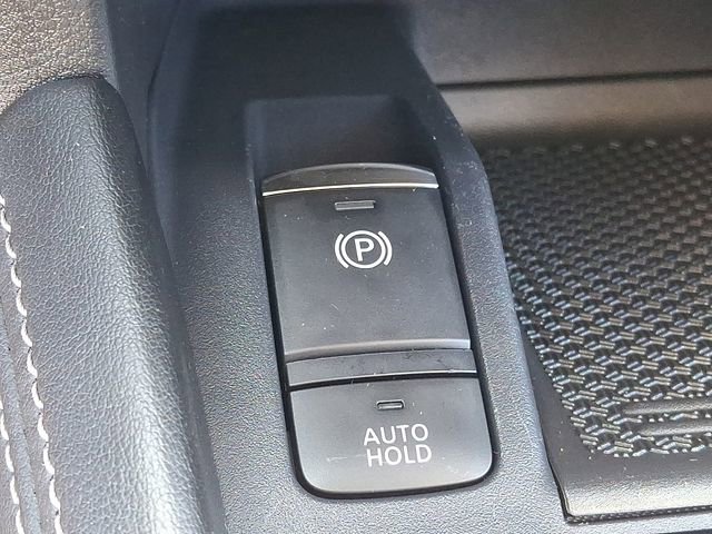 Used 2023 Nissan Kicks SR w/ SR Premium Package FWD image 20