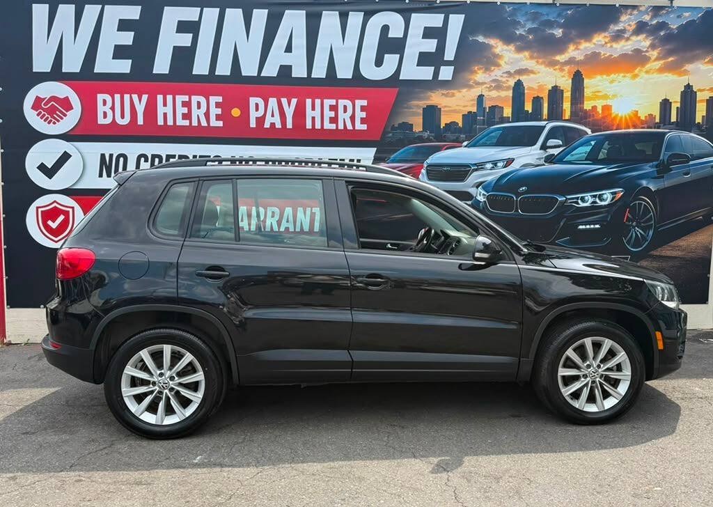 Used 2017 Volkswagen Tiguan Limited w/ Premium Package AWD/4WD image 3