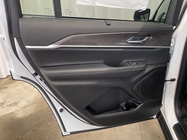 New 2025 Jeep Grand Cherokee L Limited w/ Luxury Tech Group II image 36