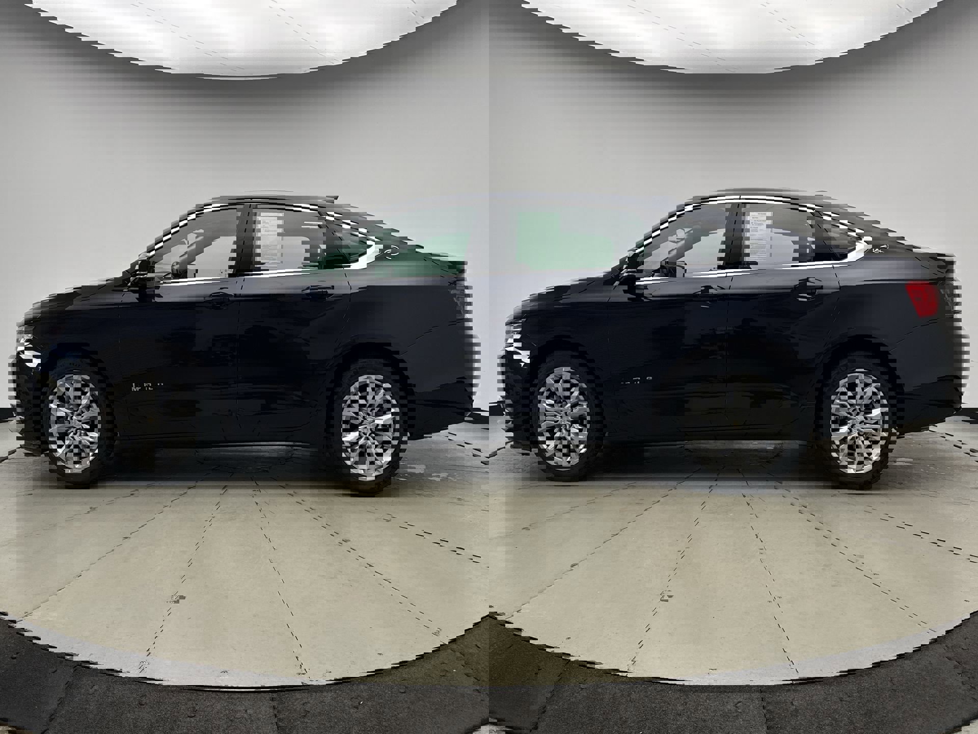 Used 2017 Chevrolet Impala LT w/ Convenience Package image 2