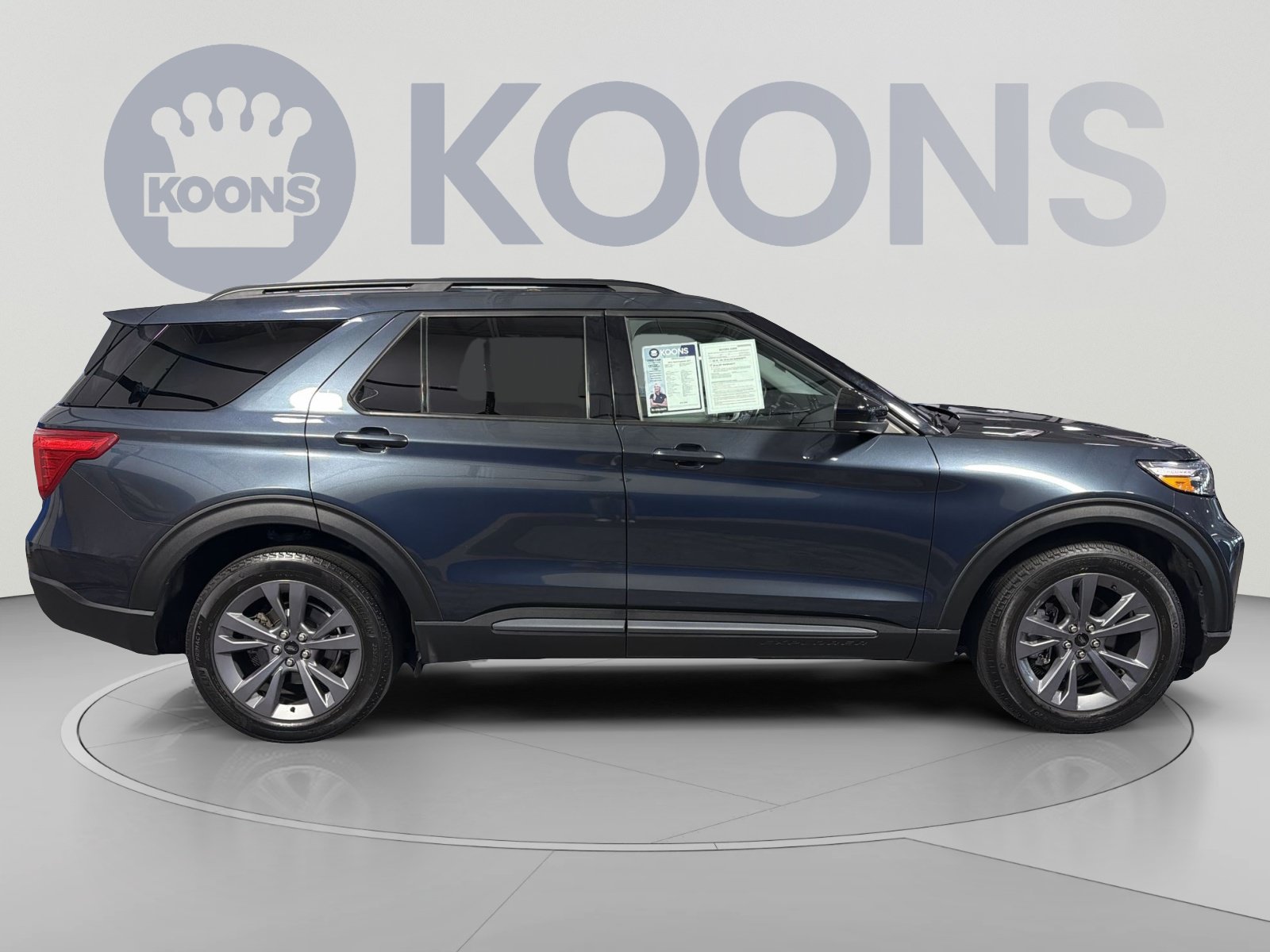 Used 2022 Ford Explorer XLT w/ Equipment Group 202A AWD/4WD image 8