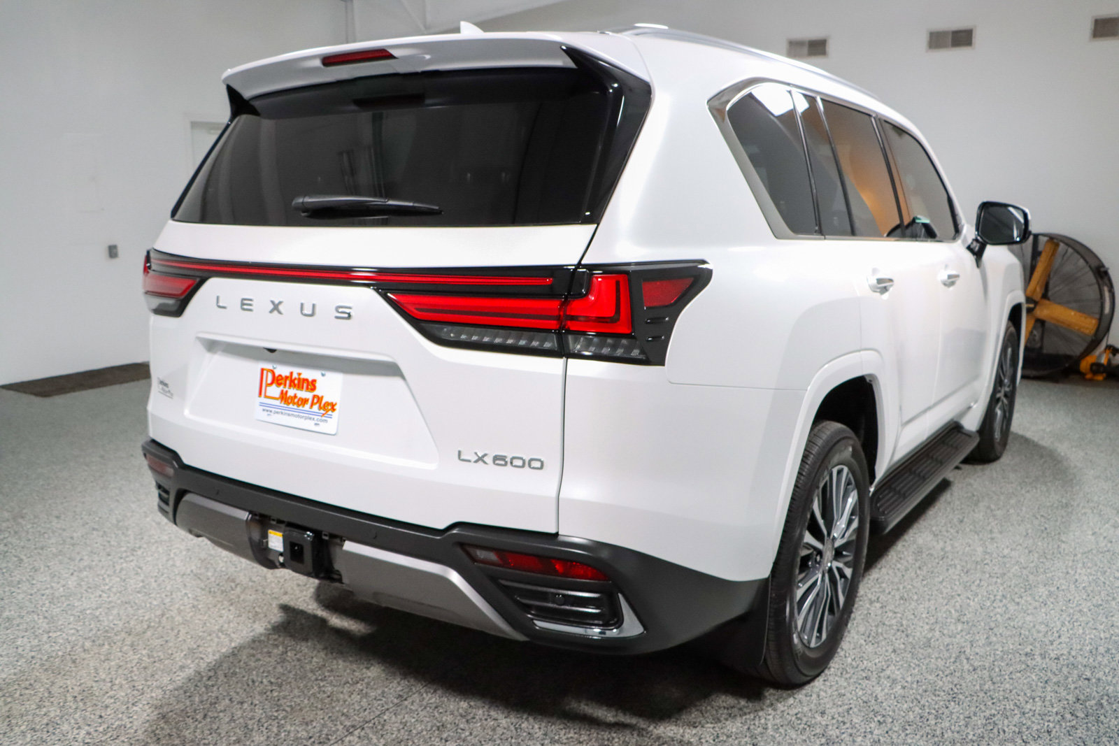 Used 2024 Lexus LX 600 4WD w/ Interior Upgrade Package image 7