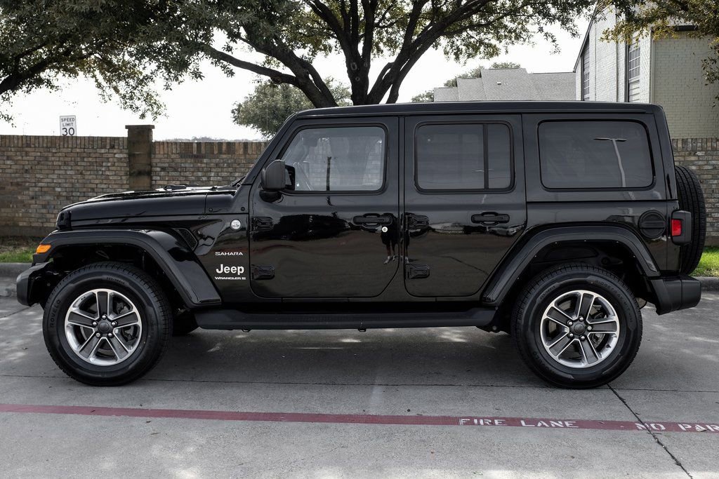 Used 2023 Jeep Wrangler Sahara w/ Cold Weather Group image 21