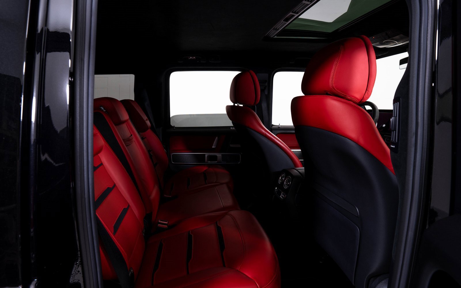 Used 2022 Mercedes-Benz G 63 AMG 4MATIC w/ AMG Night Package image 21