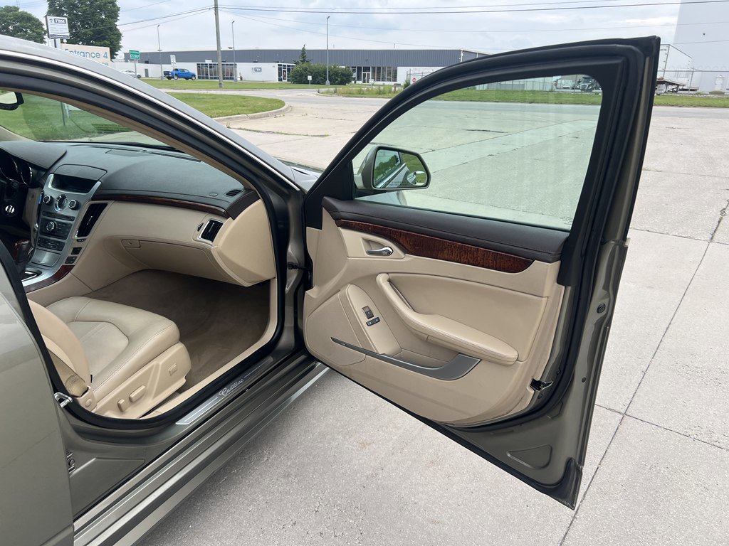 Used 2011 Cadillac CTS Premium image 10
