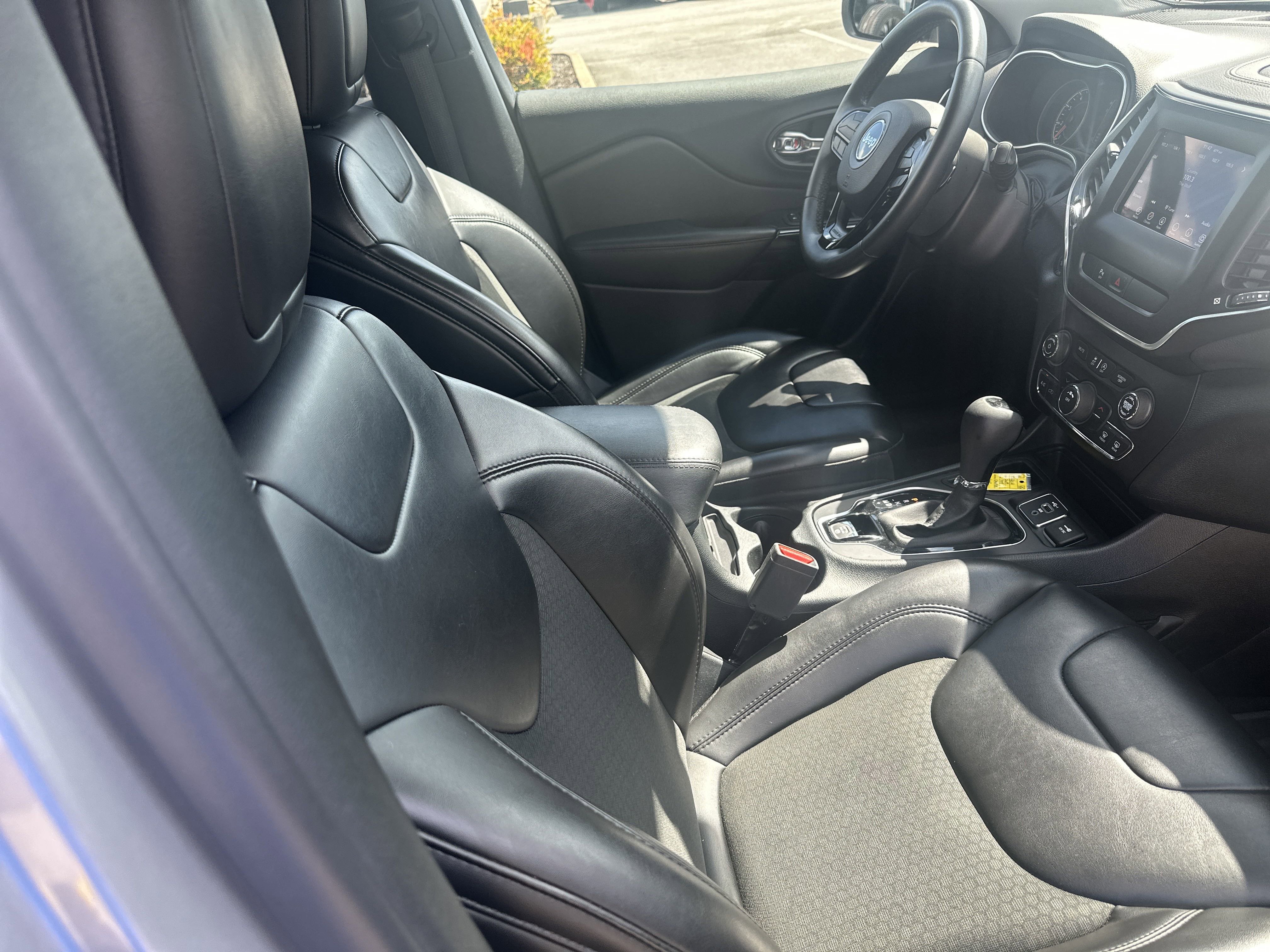 Used 2019 Jeep Cherokee Latitude Plus image 28