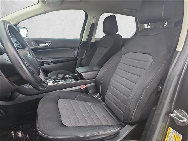 Used 2020 Ford Edge SE image 11