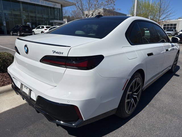 Certified 2023 BMW 740i image 14