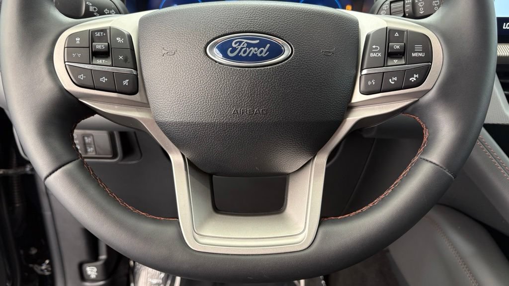Used 2025 Ford Explorer Active AWD/4WD image 45