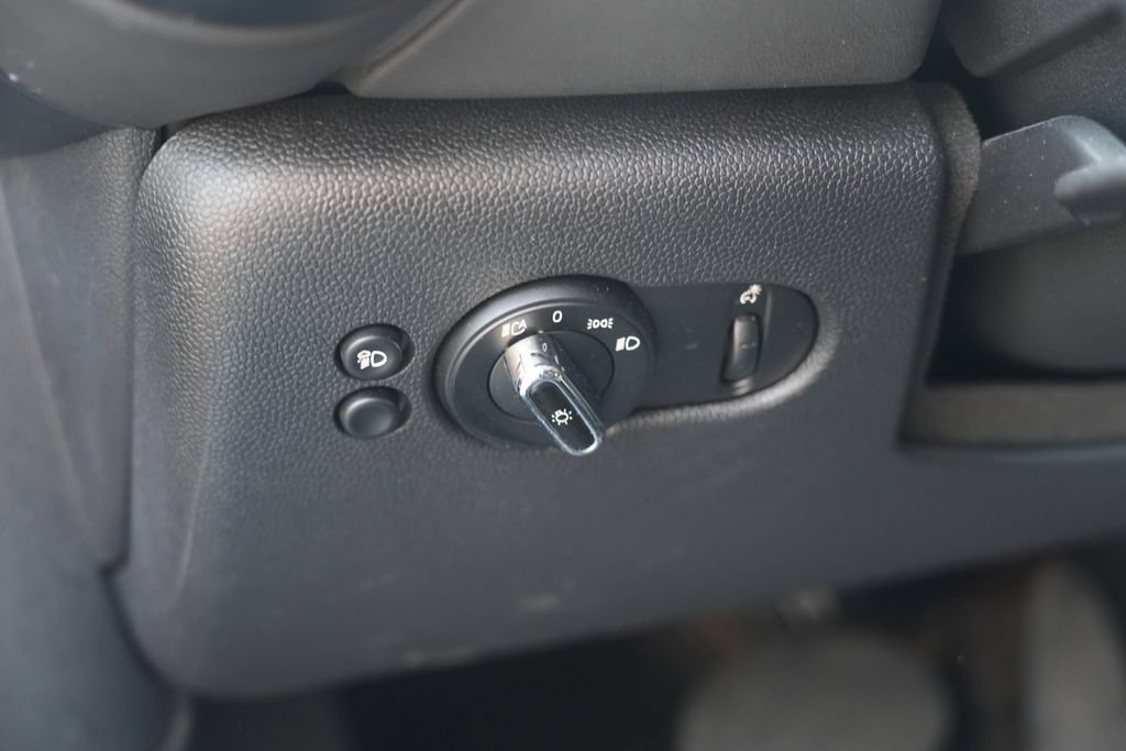 Certified 2024 MINI Cooper SE FWD image 11