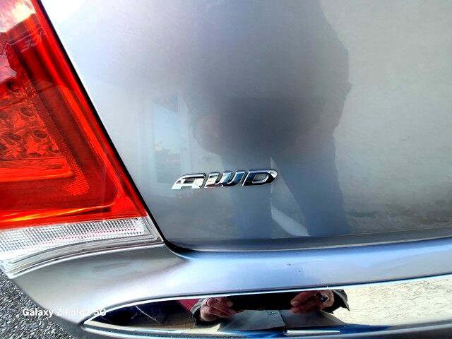 Used 2018 Chrysler 300 Limited image 9