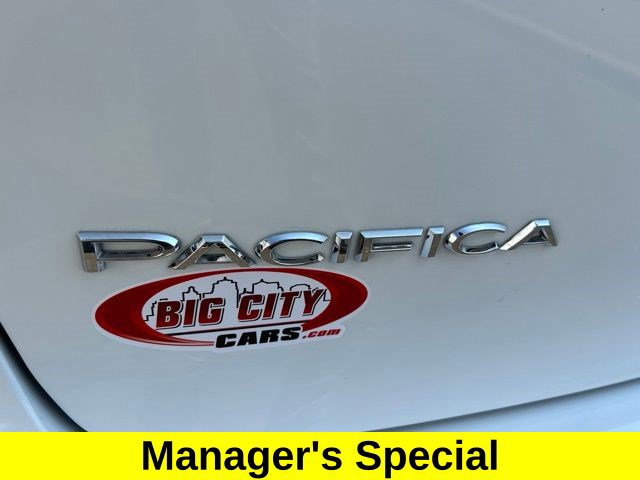 Used 2024 Chrysler Pacifica Touring-L FWD image 60