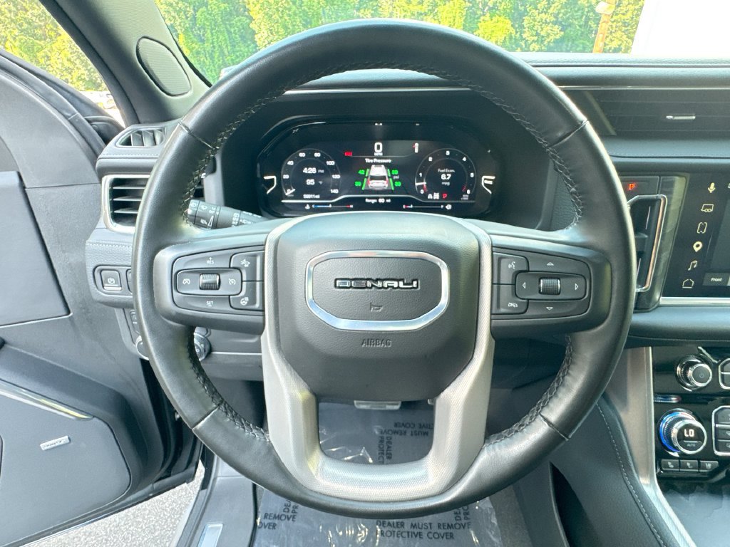Used 2024 GMC Yukon XL Denali AWD/4WD image 16
