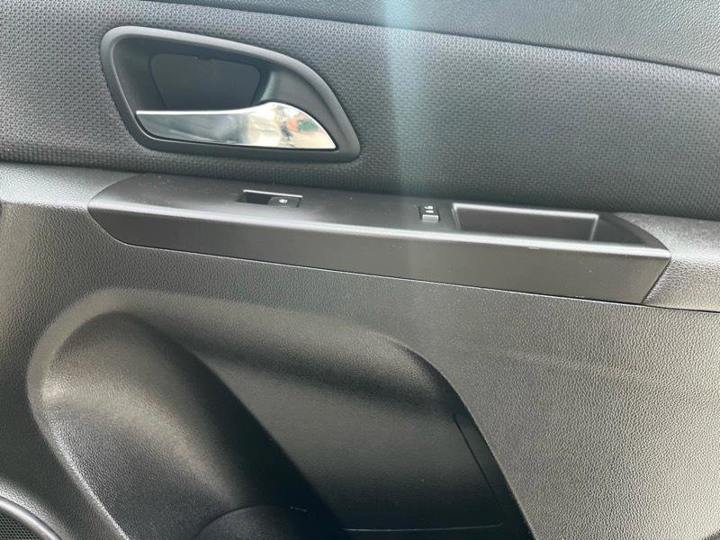 Used 2015 Chevrolet Cruze LT FWD image 19