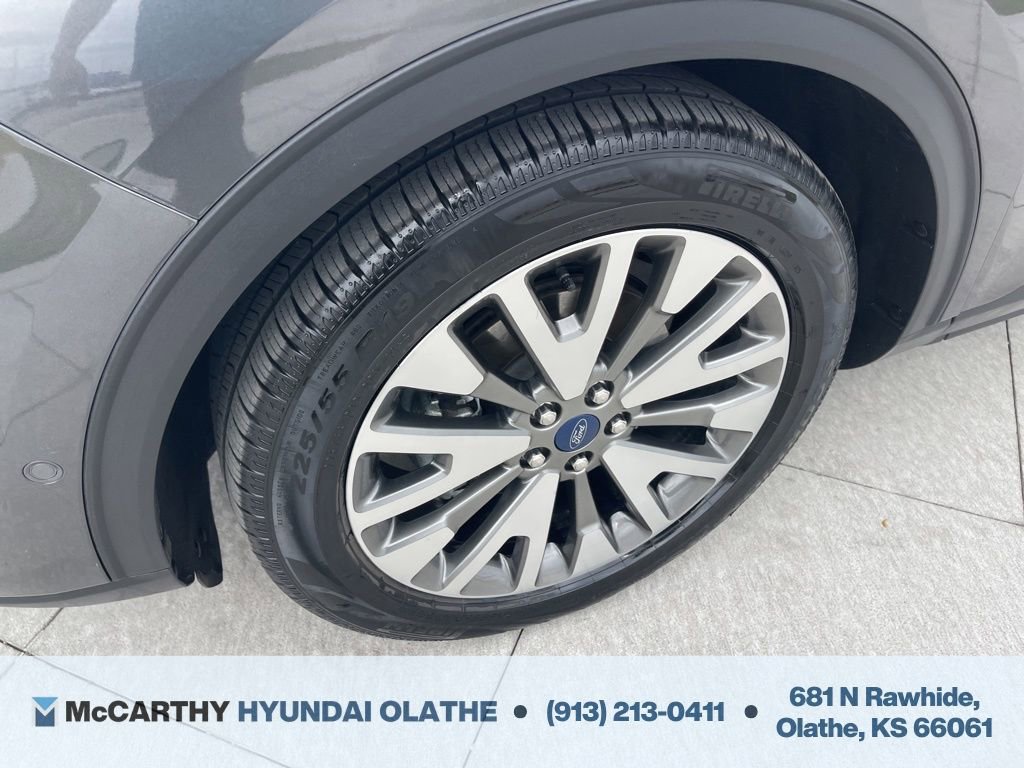 Used 2020 Ford Escape Titanium w/ Titanium Premium Package 2.0 image 9