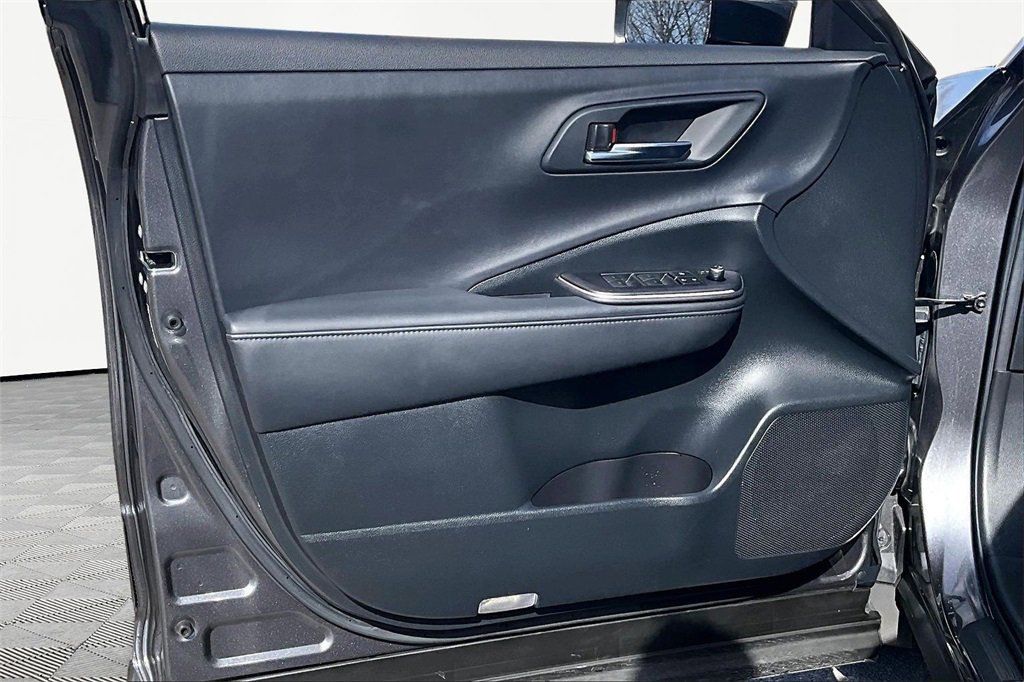 Used 2023 Toyota Crown XLE image 23