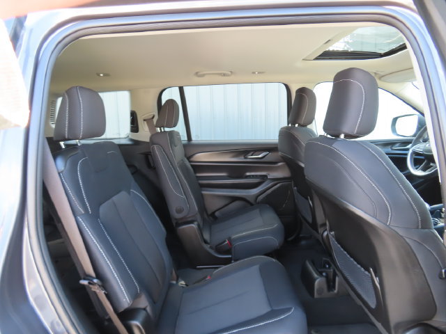 Used 2023 Jeep Grand Cherokee L Laredo w/ Luxury Tech Group I AWD/4WD image 29