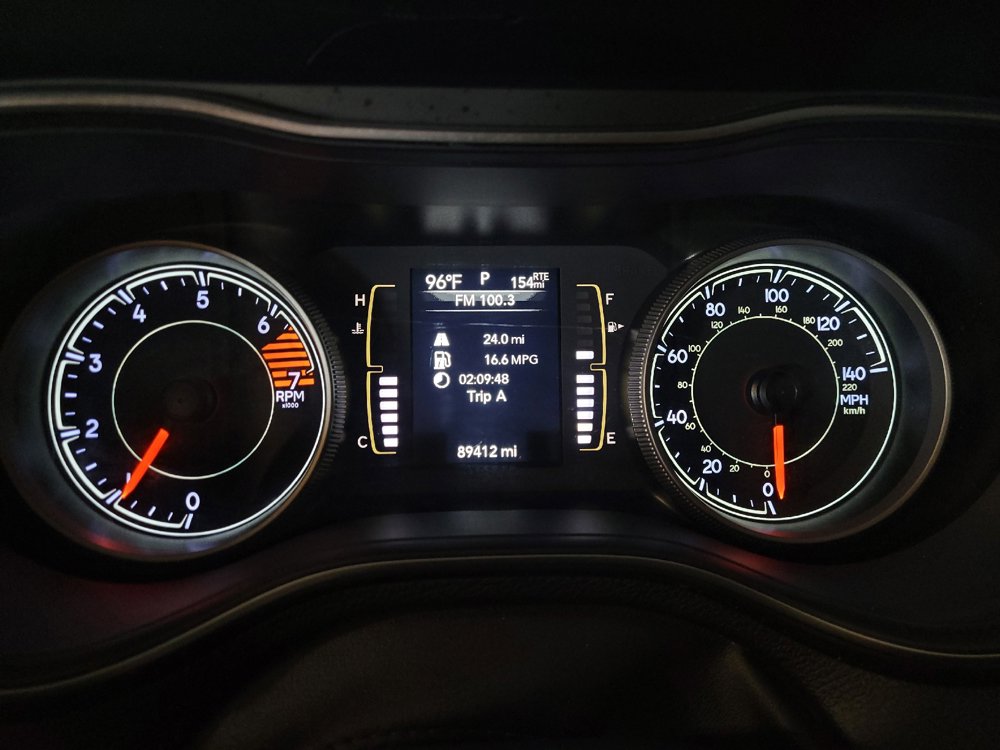 Used 2019 Jeep Cherokee Latitude Plus FWD image 23