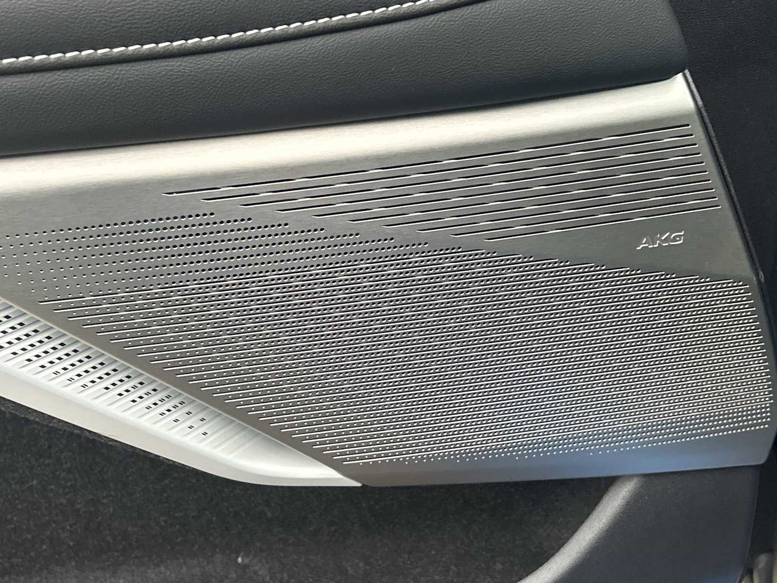 New 2026 Cadillac Optiq Luxury 1 image 23