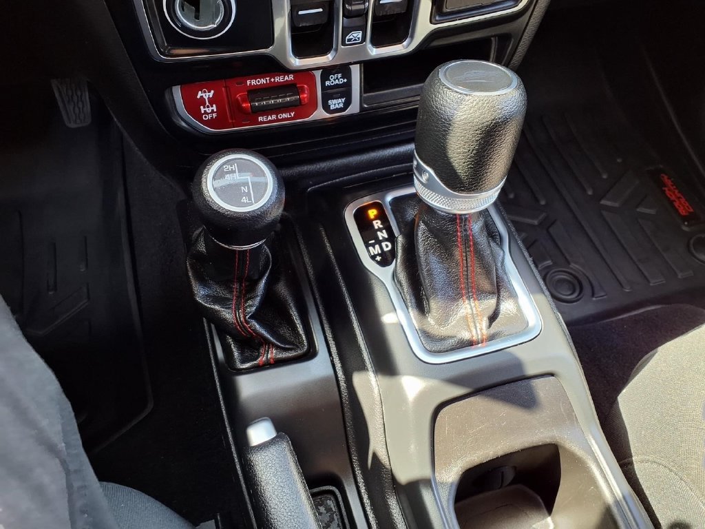 Used 2023 Jeep Gladiator Rubicon w/ Cold Weather Group AWD/4WD image 11