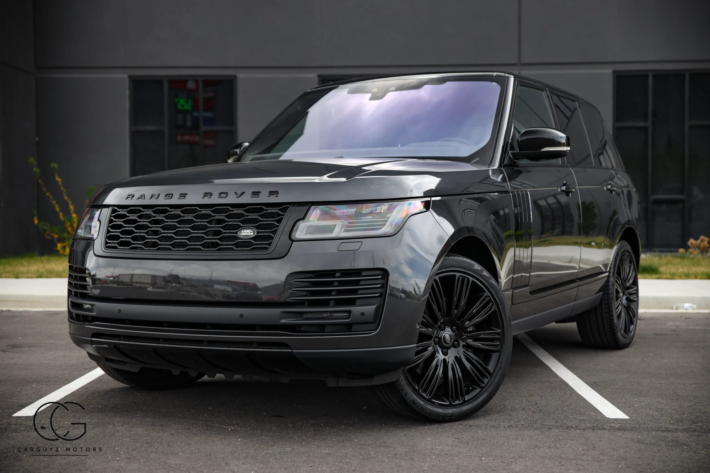 Used 2022 Land Rover Range Rover P525 Westminster Edition AWD/4WD image 2
