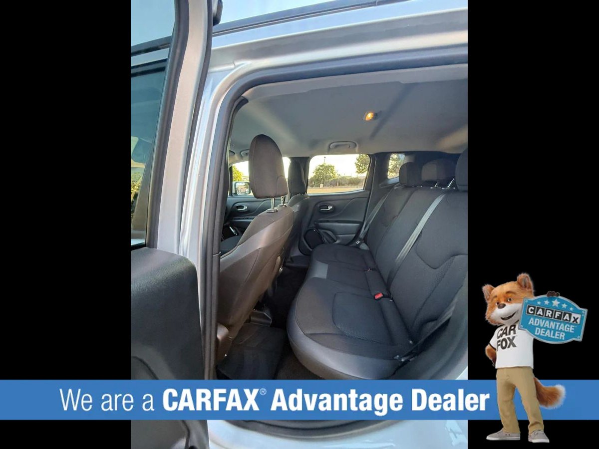 Used 2018 Jeep Renegade Altitude FWD image 5