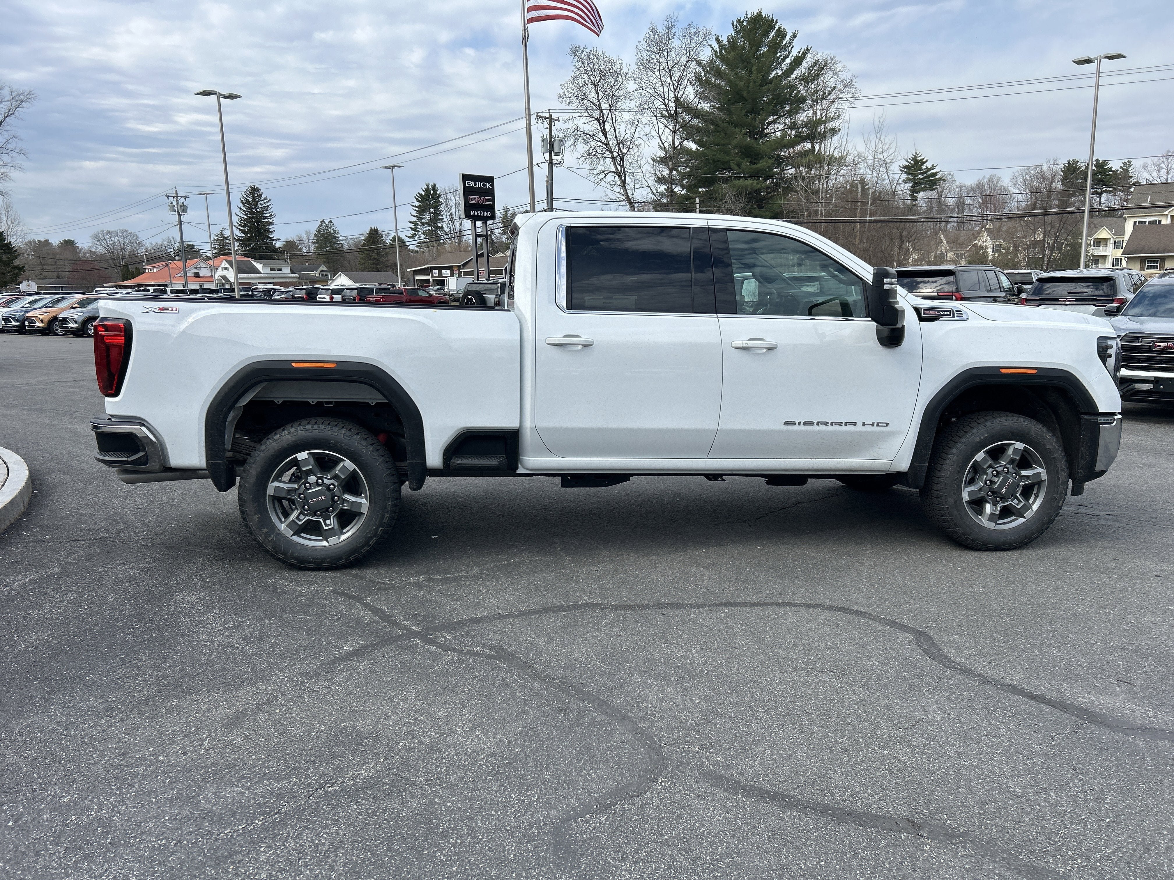 New 2026 GMC Sierra 2500 SLE w/ SLE Value Package; AWD/4WD image 13