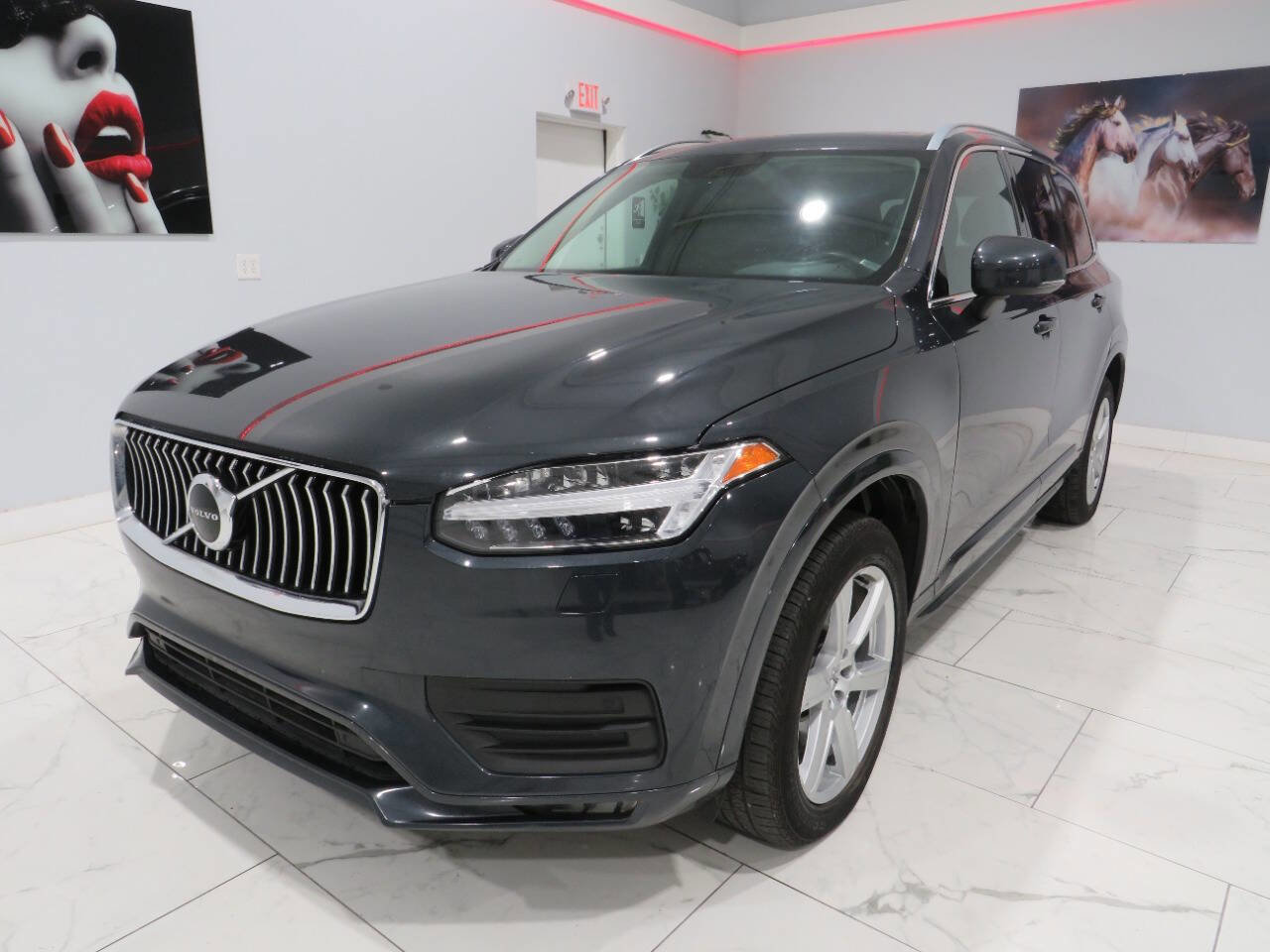 Used 2022 Volvo XC90 T5 Momentum image 9