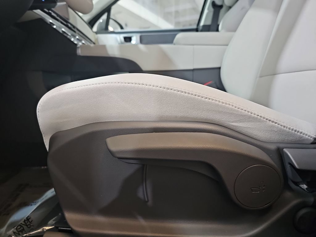 New 2026 Hyundai Santa Fe SE FWD image 29