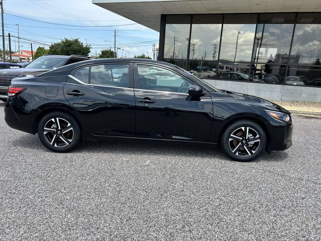 Used 2024 Nissan Sentra SV FWD image 2