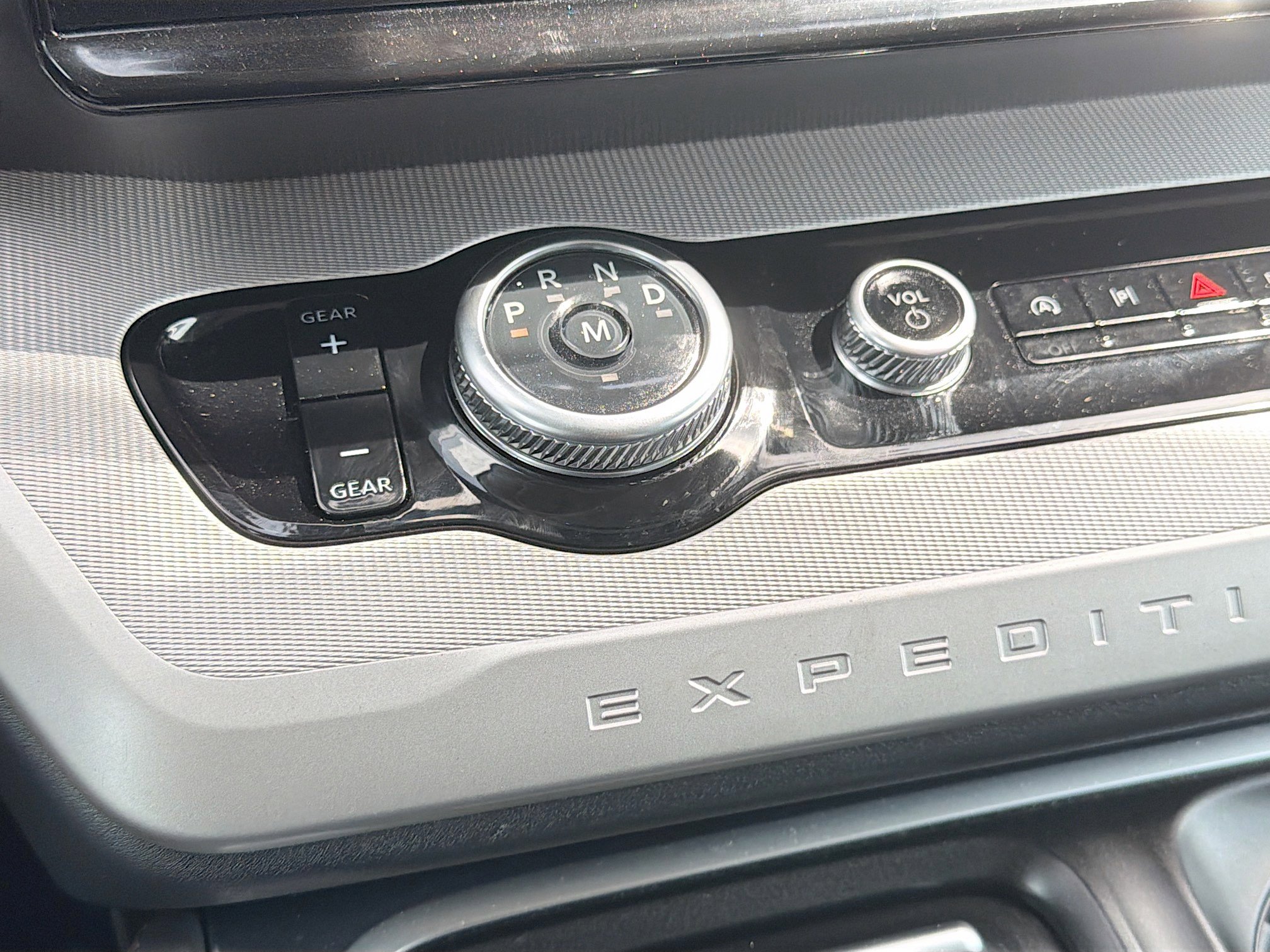 Used 2025 Ford Expedition Active image 30