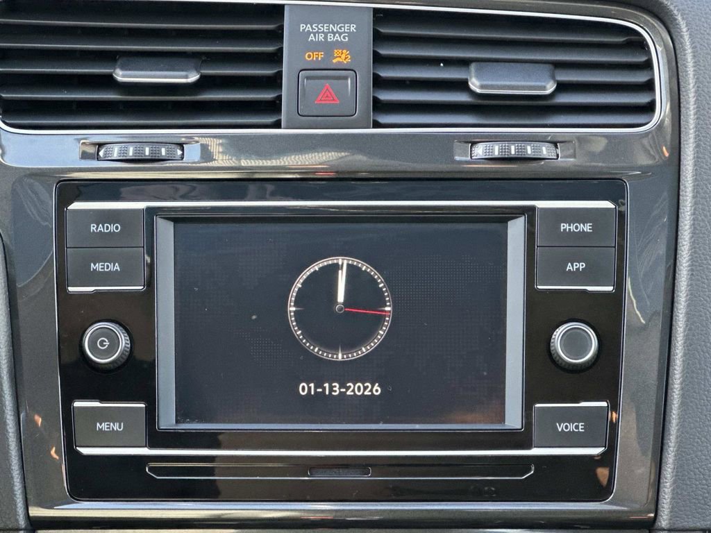 Used 2021 Volkswagen Golf 4-Door image 11