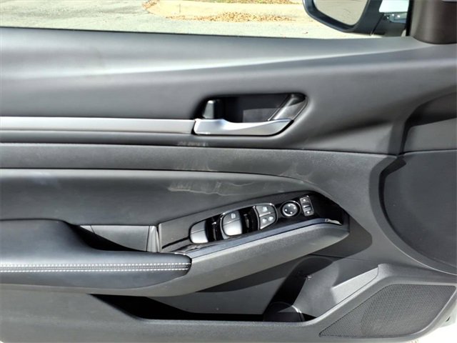 Certified 2024 Nissan Altima 2.5 SL image 3