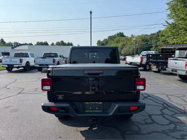 Used 2023 Jeep Gladiator Sport AWD/4WD image 4