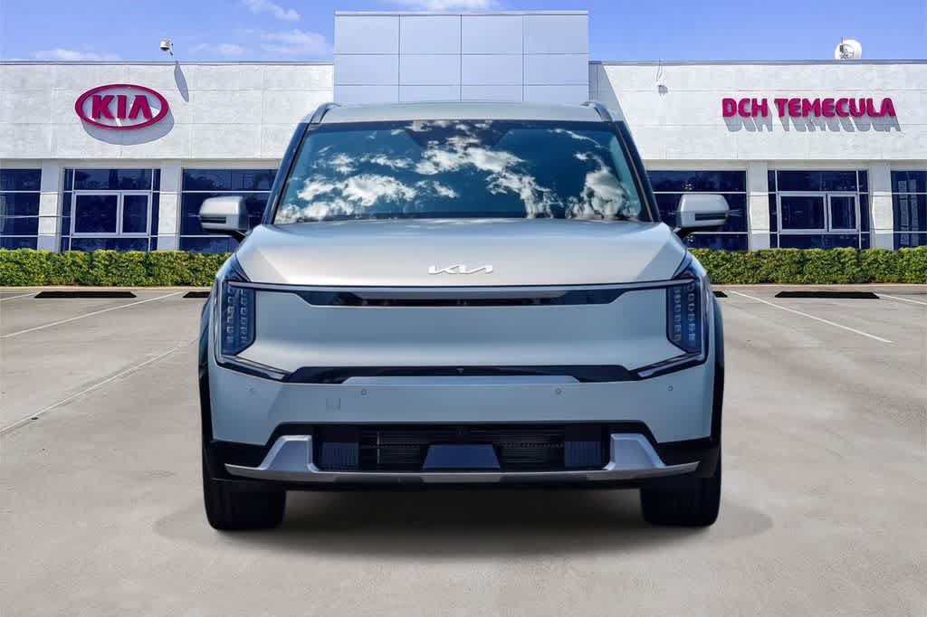 Certified 2024 Kia EV9 Land AWD/4WD image 2