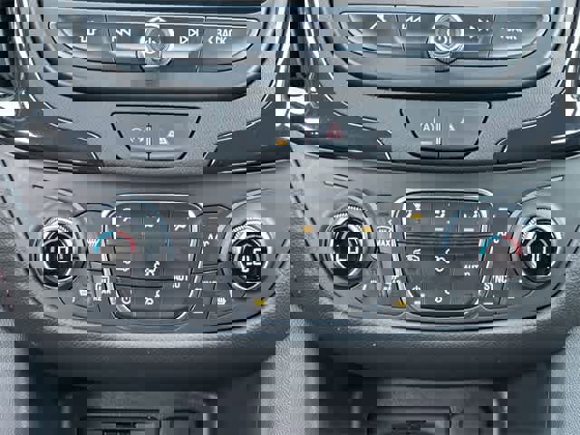 Used 2022 Chevrolet Equinox RS w/ Infotainment Package image 15